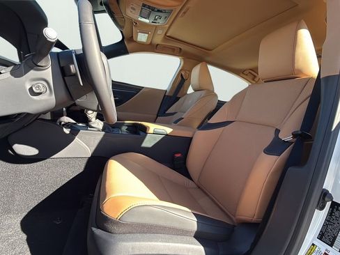 New 2025 Lexus ES 350 350 image 9
