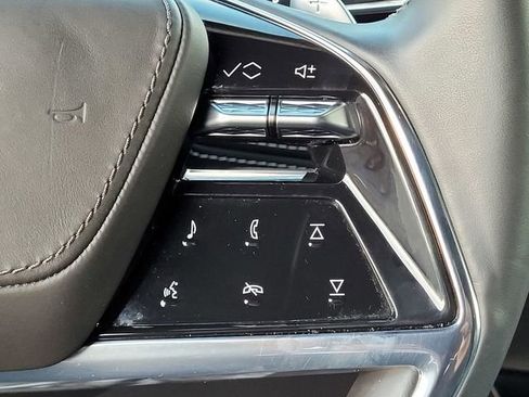 Used 2025 Cadillac Escalade ESV Premium Luxury Platinum image 25