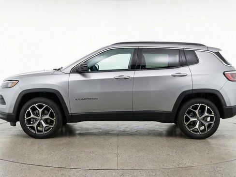 Used 2025 Jeep Compass Limited image 5