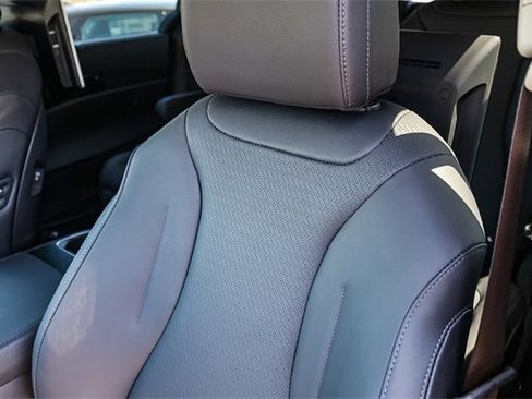 New 2025 Kia Carnival SX Prestige image 27