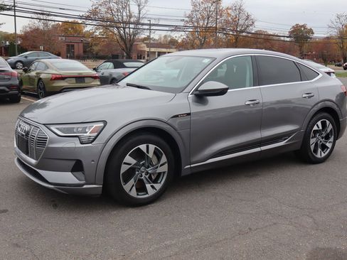 Used 2020 Audi e-tron Premium Plus image 1