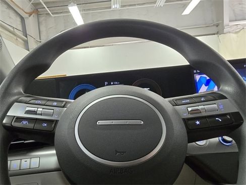 Used 2024 Hyundai Kona SE image 23