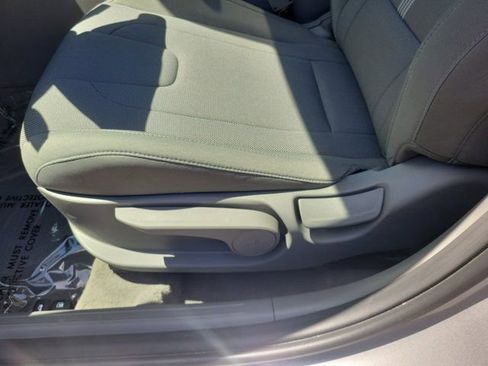 Used 2026 Hyundai Elantra SE image 12
