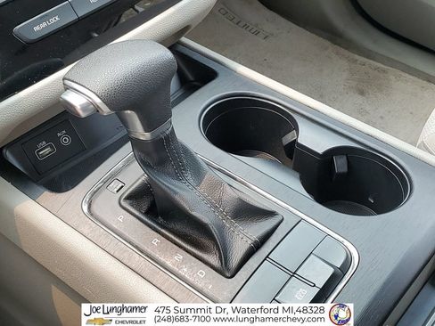 Used 2018 Kia Sedona L FWD image 16