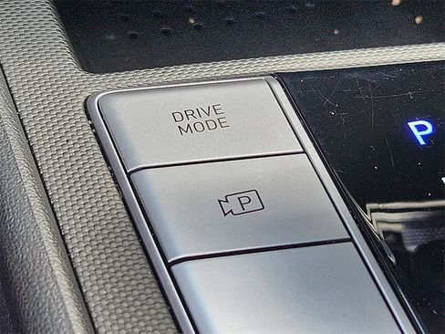Used 2023 Hyundai Elantra SEL w/ Convenience Package image 25