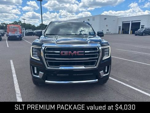 Used 2023 GMC Yukon SLT w/ SLT Premium Package AWD/4WD image 3