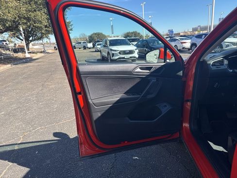 Used 2019 Volkswagen Tiguan SEL image 9