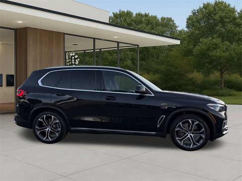 Certified 2022 BMW X5 xDrive45e w/ Climate Comfort Package image 6
