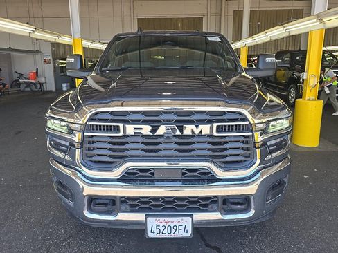 Used 2025 RAM 2500 Big Horn AWD/4WD image 3