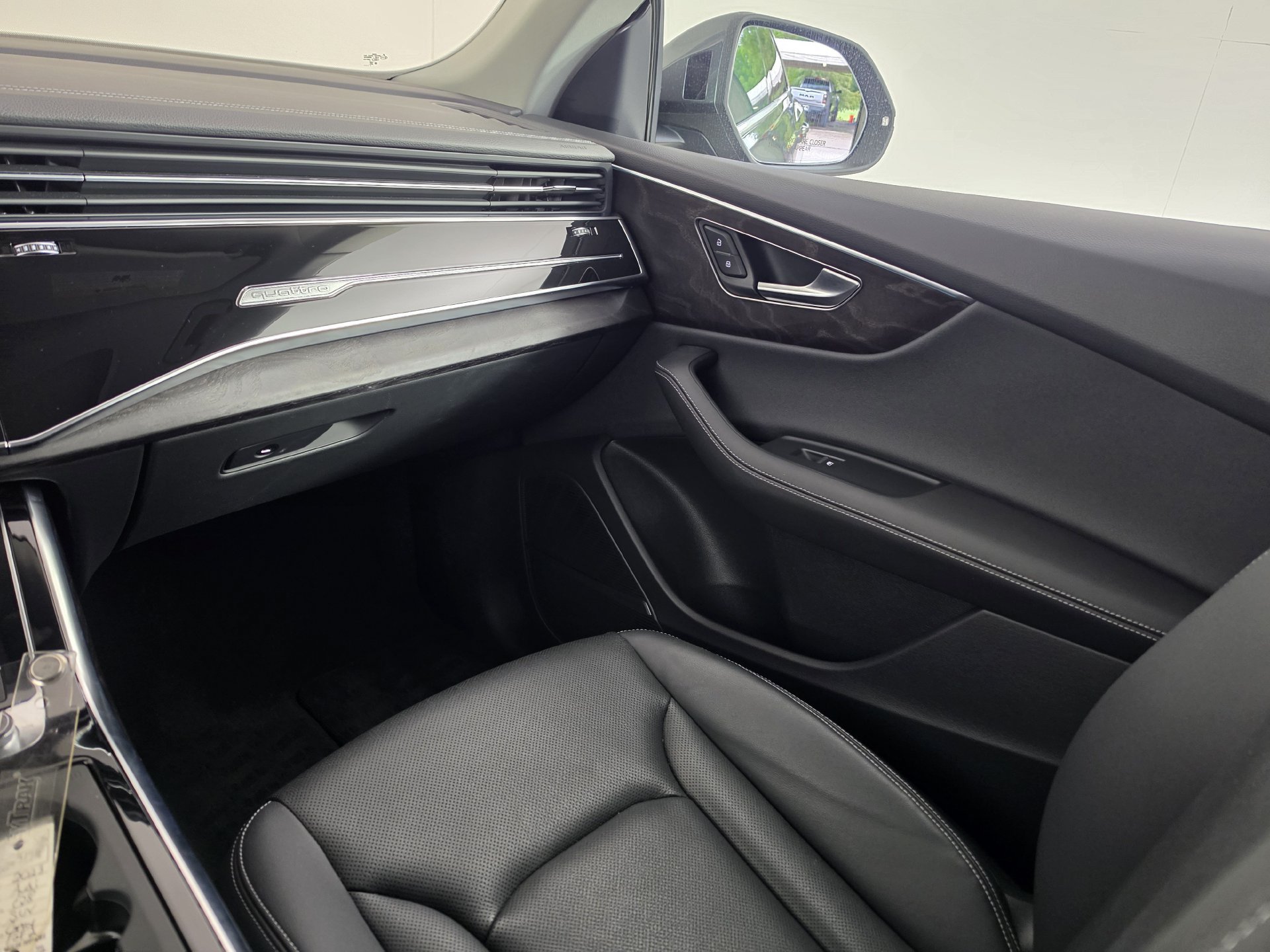 Certified 2023 Audi Q8 Premium Plus w/ Premium Plus Package AWD/4WD image 25