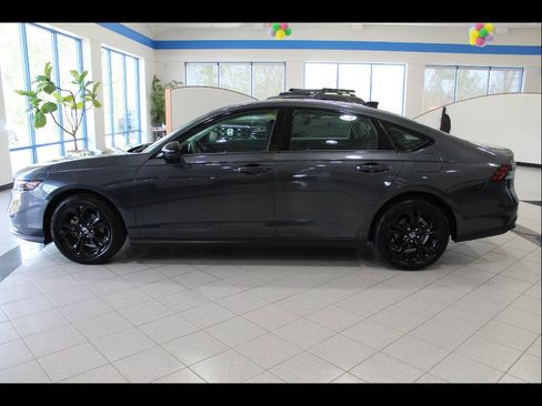 Certified 2025 Honda Accord SE image 8