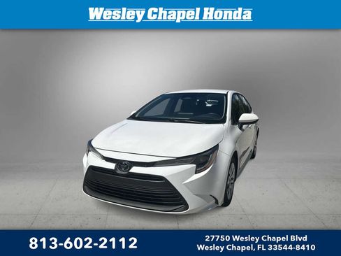 Used 2023 Toyota Corolla LE FWD image 1