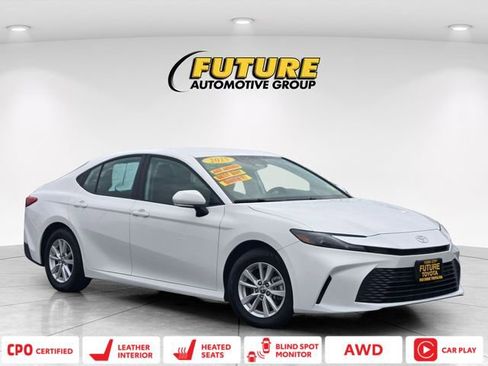 Certified 2025 Toyota Camry LE image 1