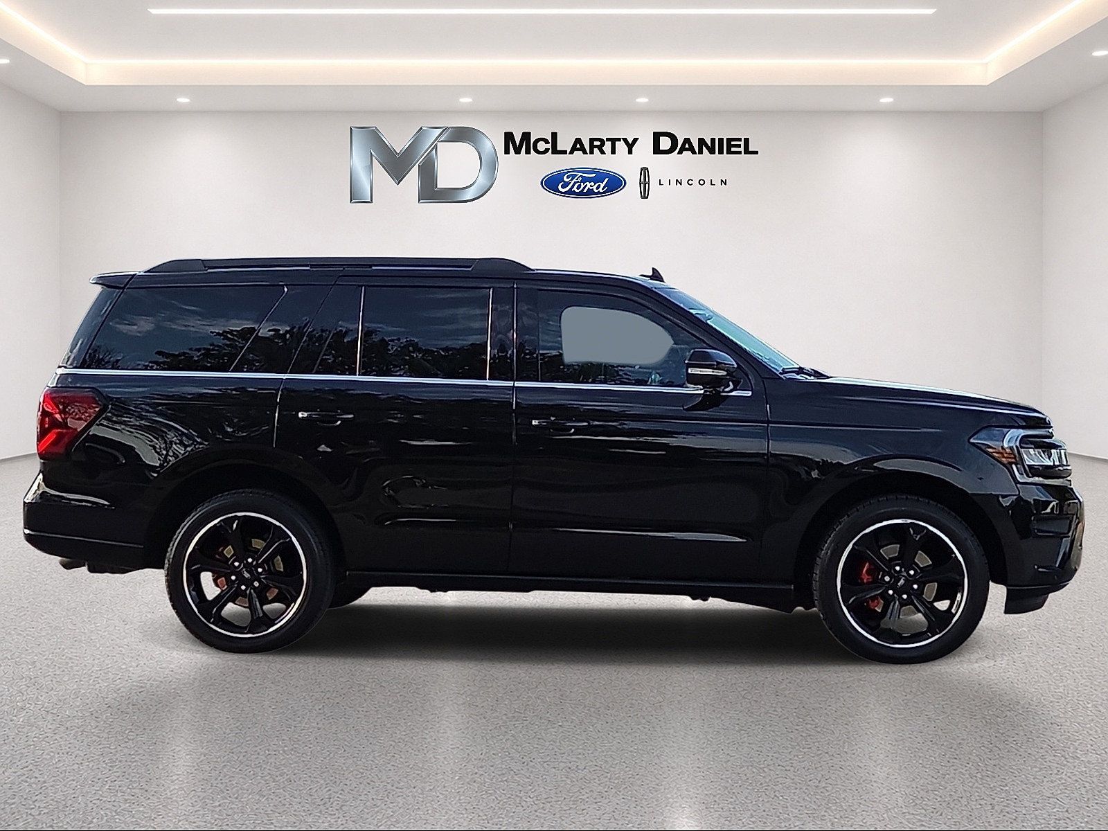 Used 2024 Ford Expedition Limited AWD/4WD image 6