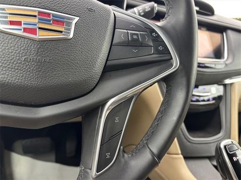 Used 2017 Cadillac XT5 Luxury w/ Driver Awareness Package image 16
