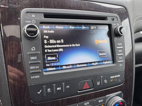 Used 2017 Chevrolet Traverse Premier image 19