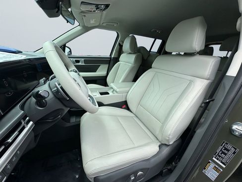 Used 2024 Hyundai Santa Fe SEL FWD image 9