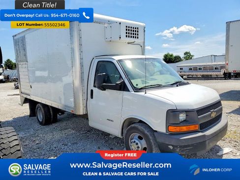 Used 2016 Chevrolet Express 4500 RWD image 1