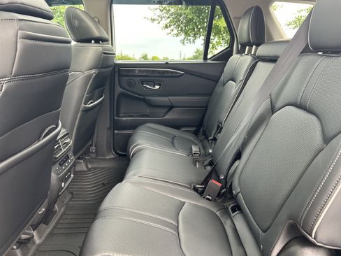 Used 2025 Honda Pilot Elite image 26
