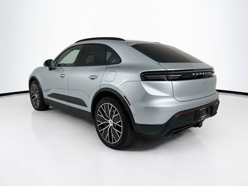 Certified 2025 Porsche Macan Electric RWD image 3