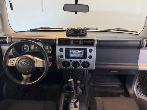Used 2007 Toyota FJ Cruiser 4WD image 14