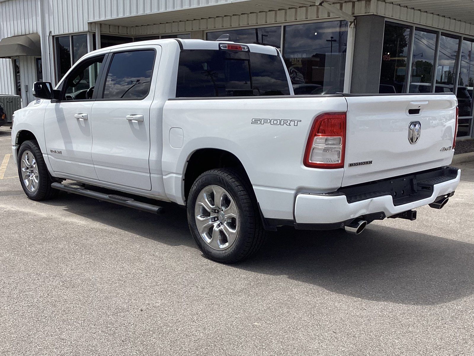 Used 2024 RAM 1500 Big Horn AWD/4WD image 4