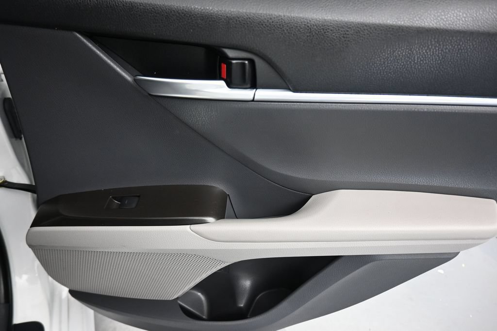Used 2021 Toyota Camry LE FWD image 35