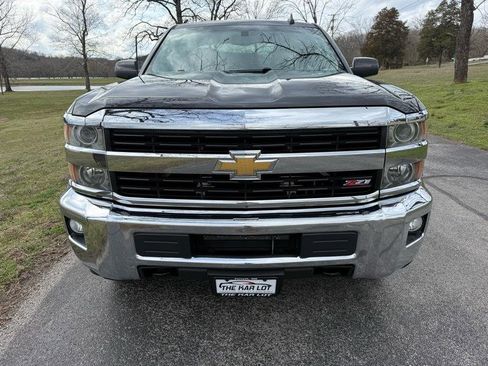 Used 2015 Chevrolet Silverado 2500 LT w/ LT Convenience Package image 2