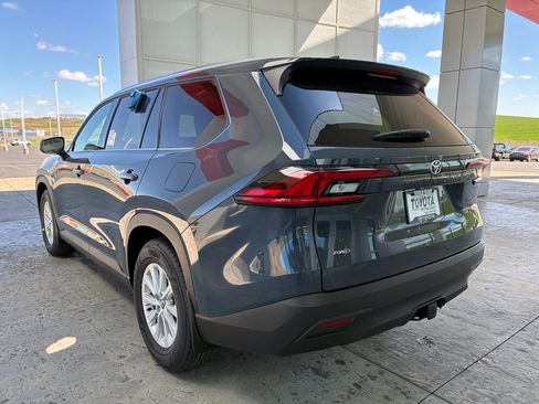 New 2026 Toyota Grand Highlander XLE image 2