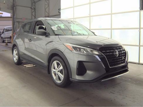 Used 2024 Nissan Kicks S FWD image 4