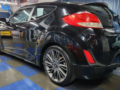 Used 2013 Hyundai Veloster RE:MIX Edition image 4
