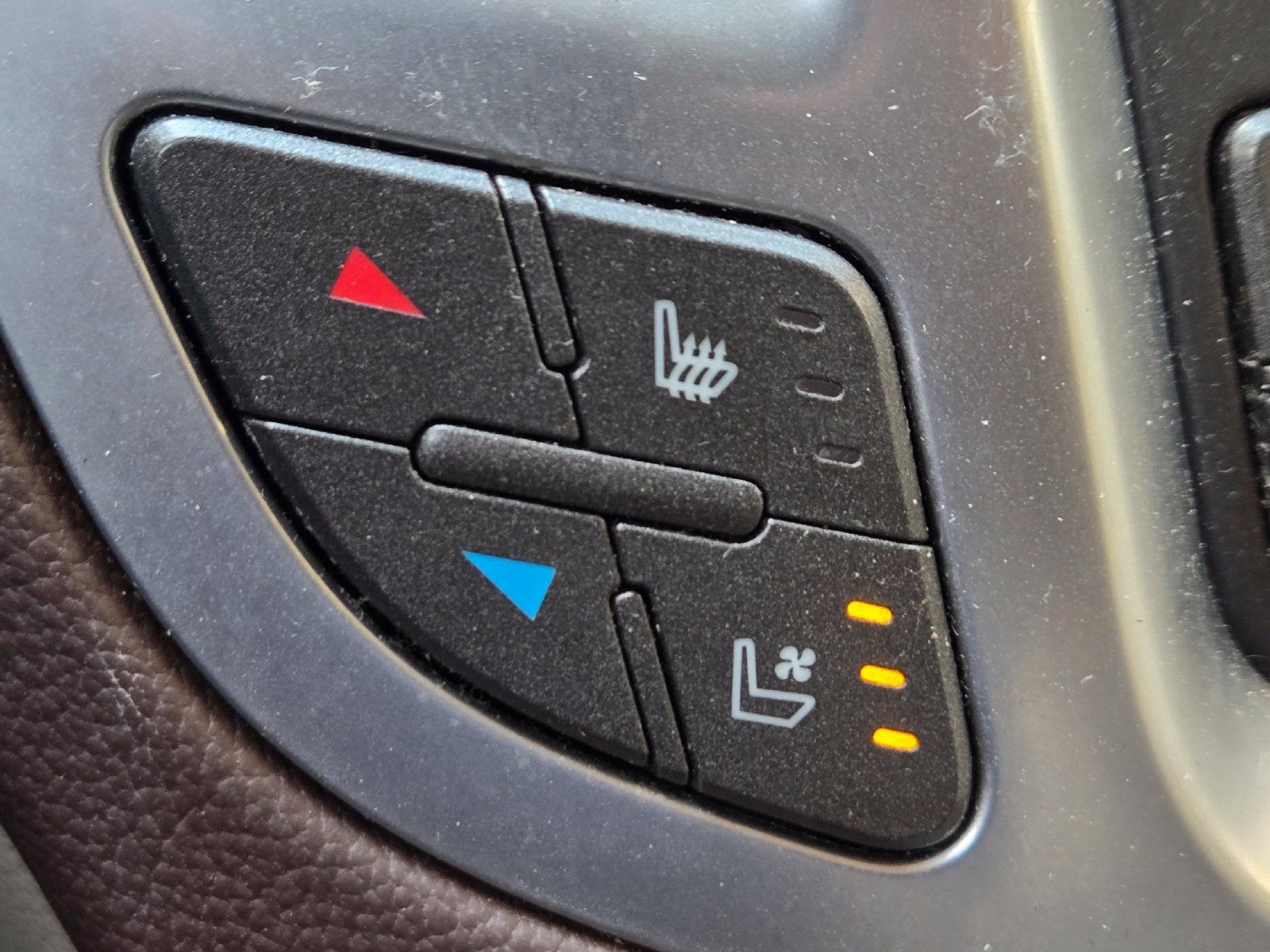 Used 2012 Cadillac SRX Premium FWD image 18
