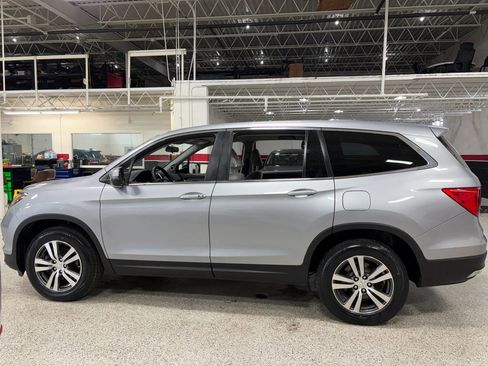 Used 2017 Honda Pilot EX image 9