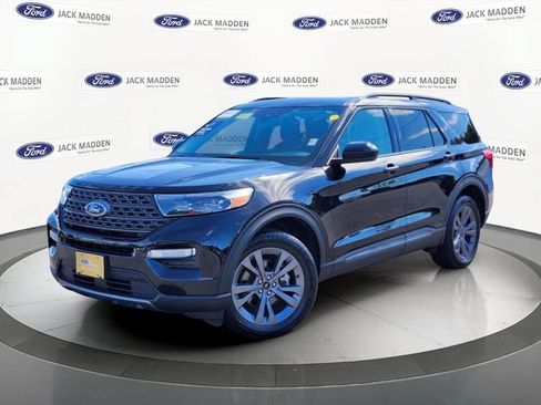 Certified 2023 Ford Explorer XLT w/ Equipment Group 202A AWD/4WD image 1