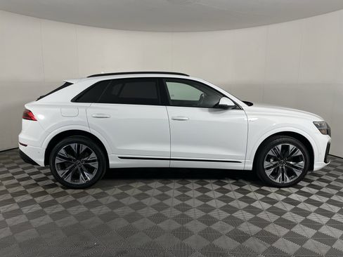 Used 2025 Audi Q8 Premium Plus w/ Premium Plus Package image 11