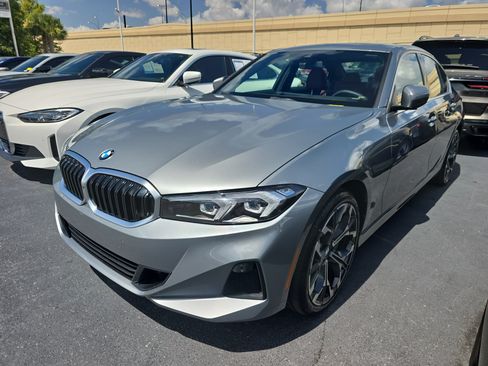 Used 2025 BMW 330i Sedan RWD image 3