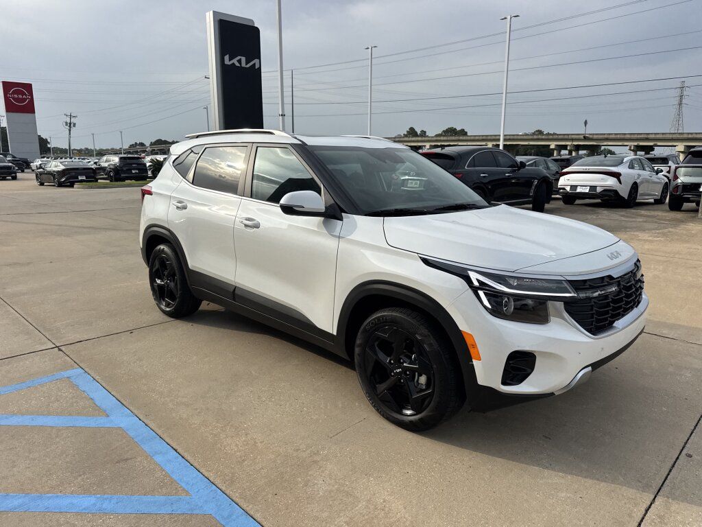 Certified 2026 Kia Seltos EX w/ EX Sunroof Package FWD image 9