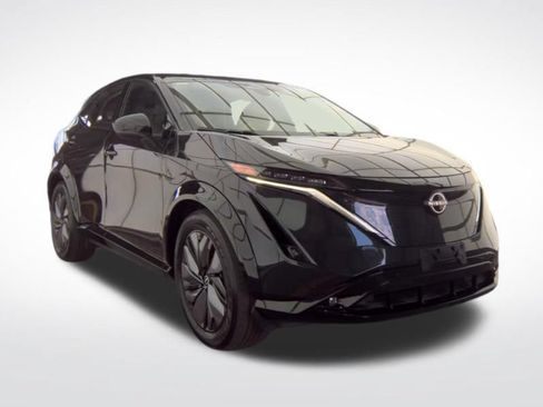 Used 2023 Nissan Ariya AWD image 4