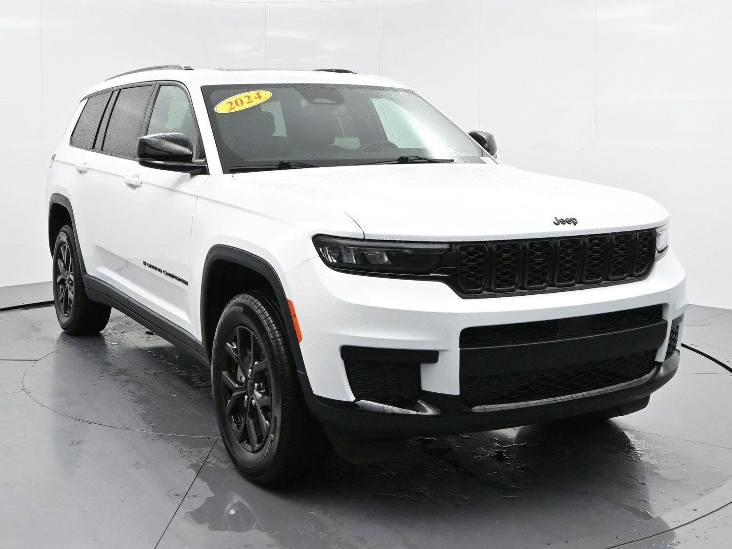 Used 2024 Jeep Grand Cherokee L Altitude AWD/4WD image 2