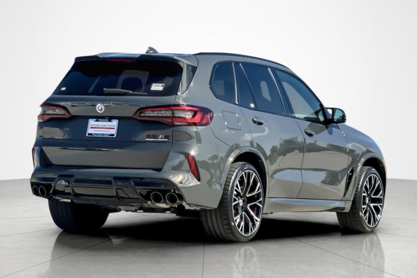 Used 2022 BMW X5 M w/ Competition Package 2 AWD/4WD image 5
