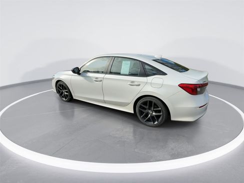 Used 2023 Honda Civic Sport image 6