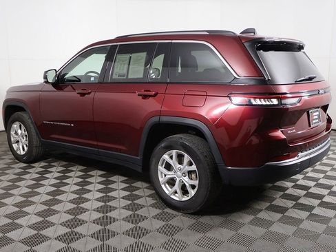 Used 2023 Jeep Grand Cherokee Limited image 14