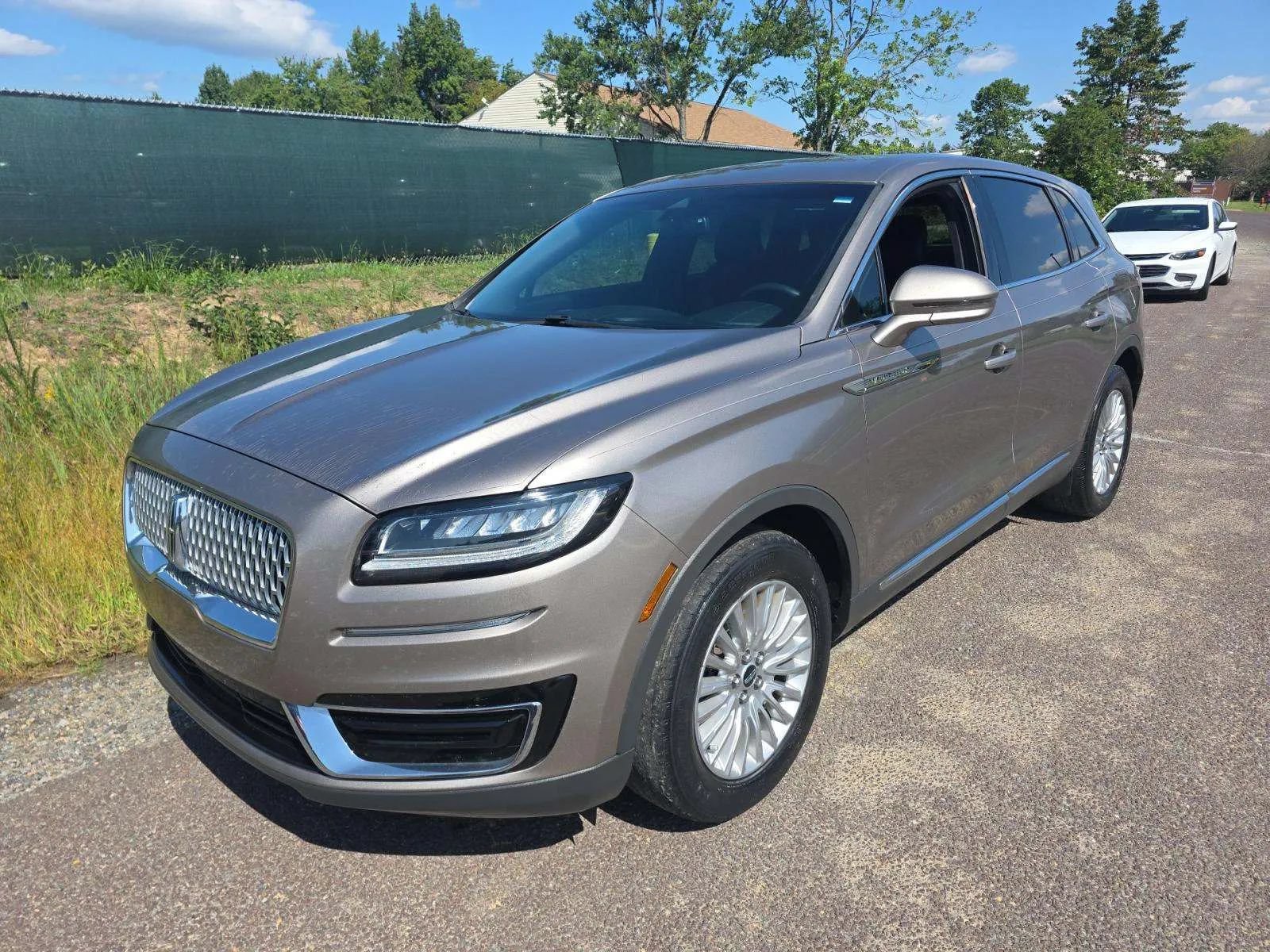 Used 2019 Lincoln Nautilus Premier AWD/4WD image 1