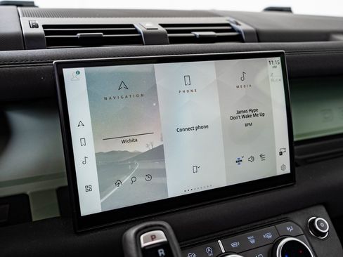 Used 2023 Land Rover Defender 110 75th Limited Edition image 34