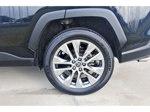 Used 2023 Toyota RAV4 XLE Premium image 30