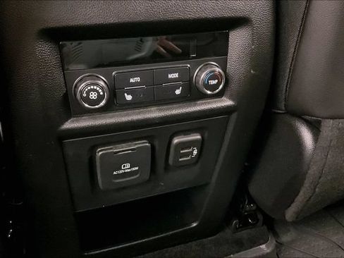 Used 2023 Chevrolet Traverse High Country w/ LPO, Floor Liner Package FWD image 34