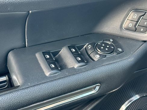 Used 2024 Ford Expedition XLT image 12