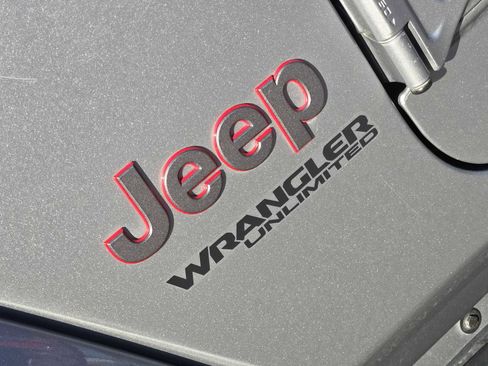 Used 2021 Jeep Wrangler Unlimited Rubicon image 11