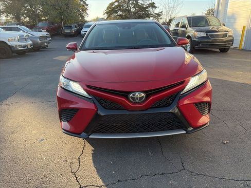 Used 2020 Toyota Camry XSE image 2