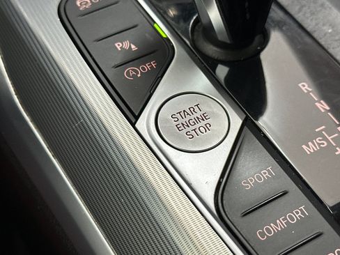 Used 2022 BMW 330i Sedan w/ M Sport Package RWD image 16